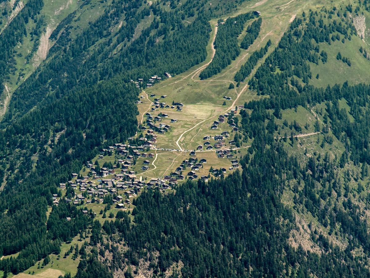 Gruppenhaus Im Walliser Alpstyle Rosswald Luaran gambar
